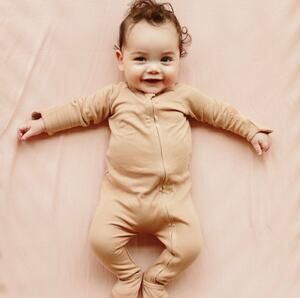 Goumi Sand Tan Zipper Jumpsuit Convertible Sleeper Footies Size 18-24 Months